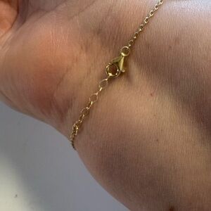 Elegant Gold Chain Bracelet